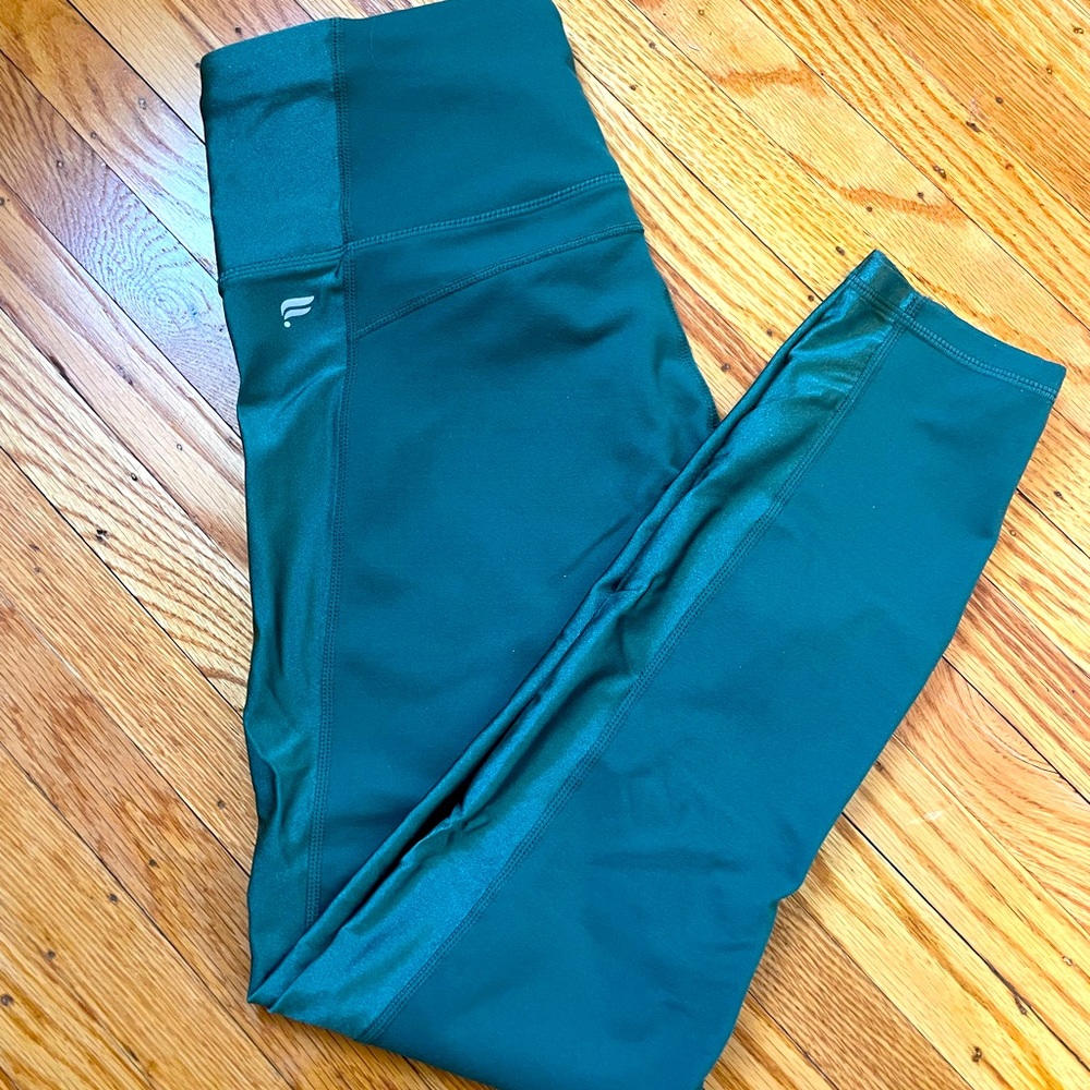 Fabletics 7/8 length green powerhold leggings, size small
